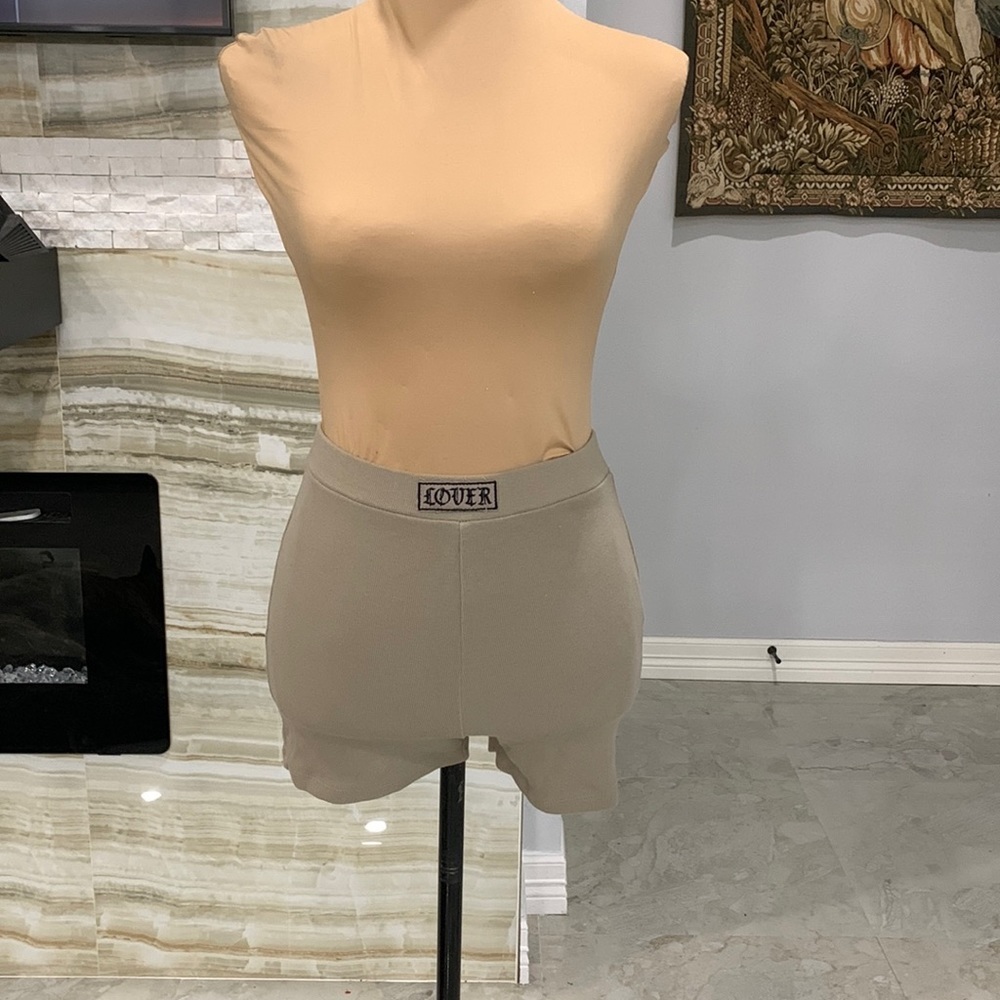 New With Tags Motel Rocks Cream Boxer Shorts. Size S